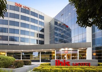 ibis Glen Waverley